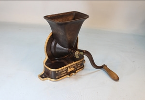 엔틱하우스 엔틱 희귀 1876년 프랑스 커피그라인더/커피밀 자체브랜드  기본트렌드 자체제작 국내 